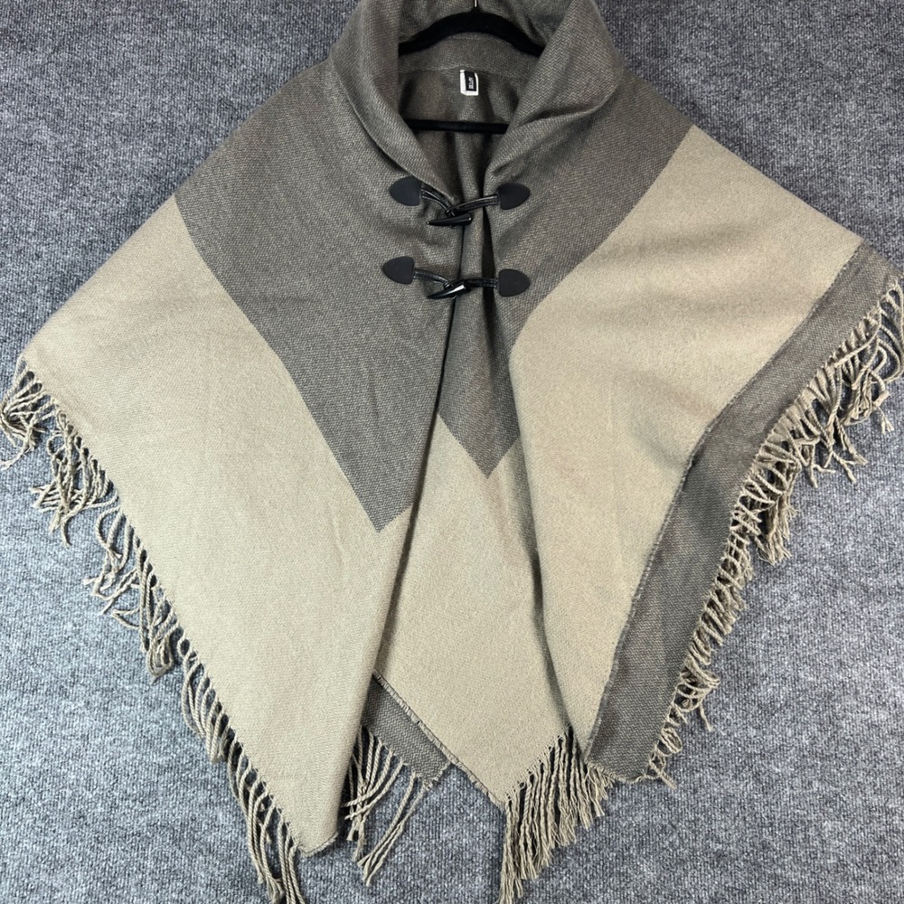 APT 9 Women's Neutral Toned Geometric Pattern Poncho Shawl Toggle Closure Fringe